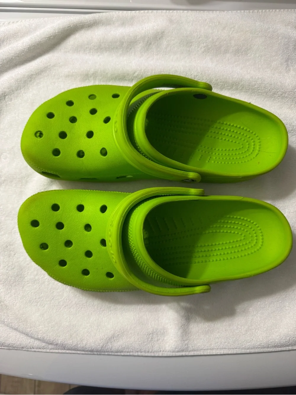 CROCS Men's Classic Clog in Lime Green